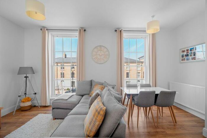 1 Bedroom Flat To Rent In Crown Street West, Dorchester, DT1