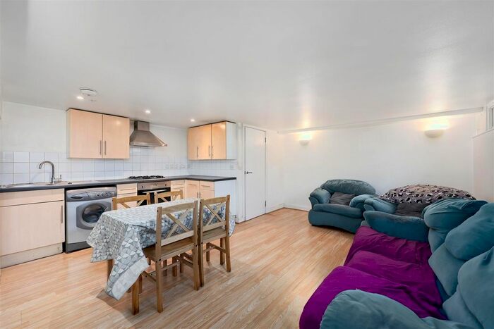 2 Bedroom Flat To Rent In Manbey Park Road, London, E15