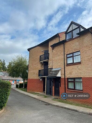 2 Bedroom Flat To Rent In Northumberland Court, Banbury, OX16