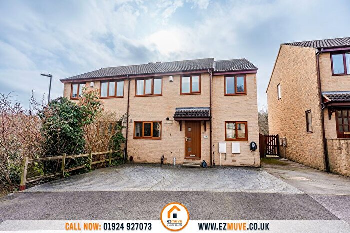 4 Bedroom Semi Detached House For Sale In Becks Court, Earlsheaton, WF12