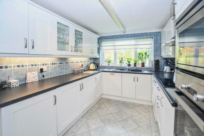 3 Bedroom Bungalow For Sale In Lilford Road, Billericay, Essex CM11