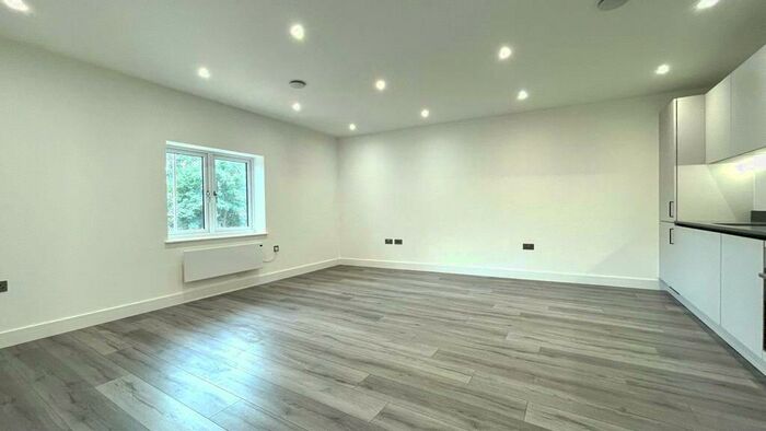 1 Bedroom Apartment To Rent In Wesley Gate, Queens Road, Reading, Berkshire, RG1