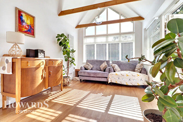 5 Bedroom Detached House For Sale In Rookery Close, Lowestoft, NR33