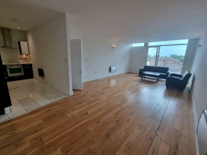 3 Bedroom Flat To Rent In Hacon Square, London, E8