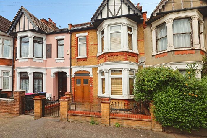 3 Bedroom Terraced House For Sale In Westcliff Park Drive, Westcliff-On-Sea, SS0