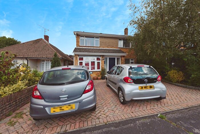 5 Bedroom Detached House For Sale In Durley Avenue, Waterlooville, PO8