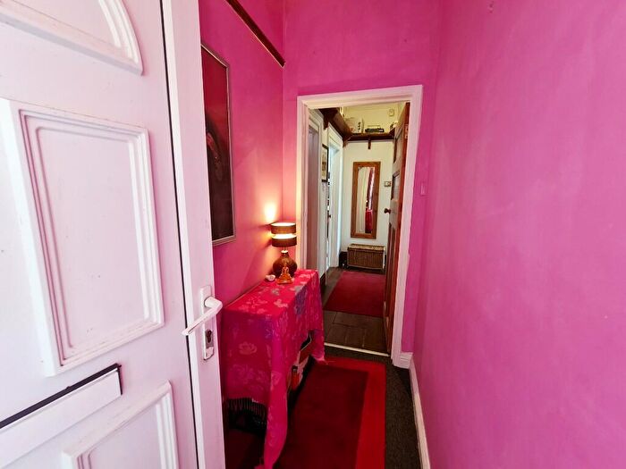 1 Bedroom Flat For Sale In Chatsworth Road, Charminster, Bournemouth, BH8