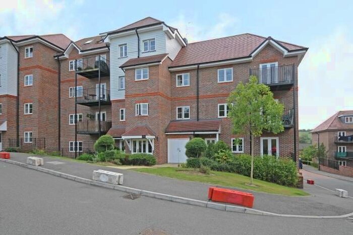 2 Bedroom Flat To Rent In Freer Crescent, High Wycombe, HP13