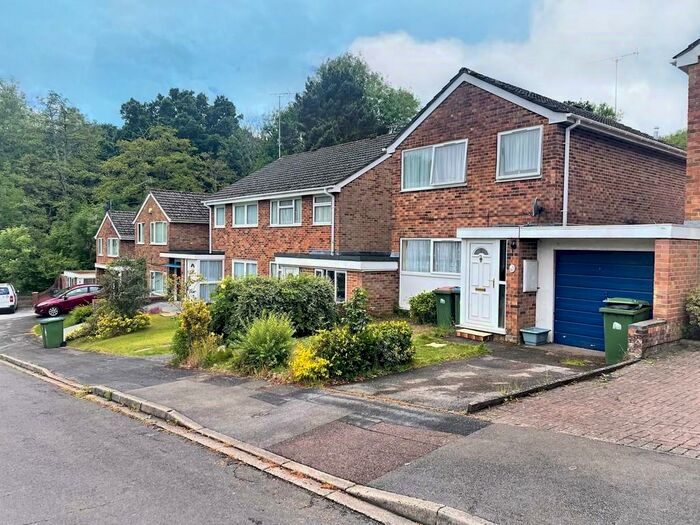 3 Bedroom Link Detached House To Rent In Turnstone Gardens, Southampton, SO16