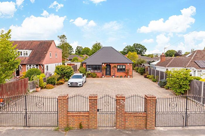 4 Bedroom Detached House For Sale In Hollybush Road, Crawley, RH10