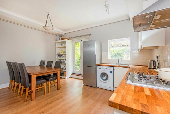 2 Bedroom Detached House To Rent In Sherbrooke Road, Fulham, London, SW6