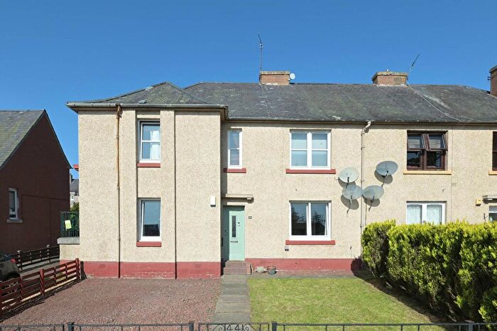 3 Bedroom Flat For Sale In Carlops Crescent, Penicuik, EH26