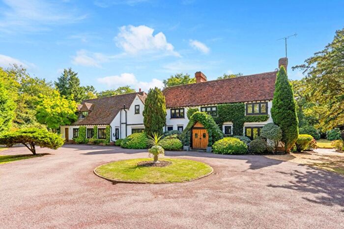 6 Bedroom Detached House For Sale In Collinswood Road, Farnham Common, Buckinghamshire, SL2
