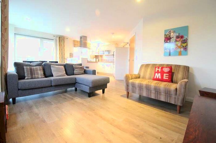 2 Bedroom Flat To Rent In Queens Highlands, Second Floor, AB15