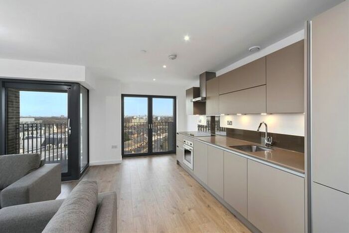 2 Bedroom Flat To Rent In Azure Building, London, E15