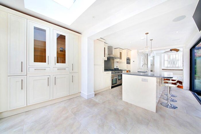 4 Bedroom Terraced House To Rent In Berrymede Road, Acton Green, W4