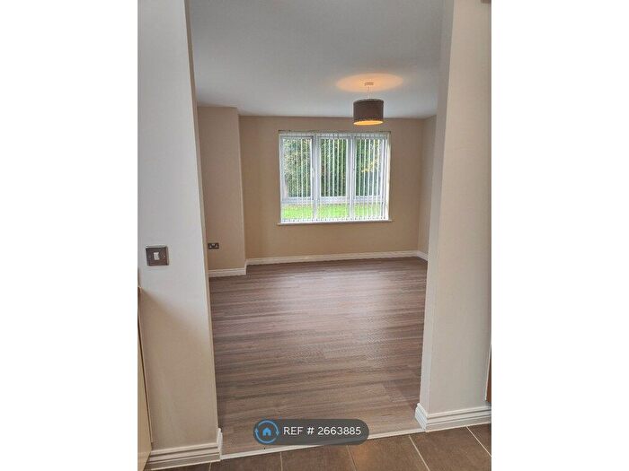 2 Bedroom Flat To Rent In Mcdonald Street, Dunfermline, KY11