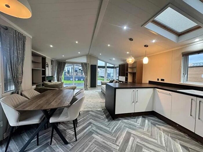 2 Bedroom Park Home For Sale In Ribble Valley Country Amp; Leisure Park, Paythorne, Clitheroe, BB7