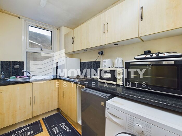 1 Bedroom Property To Rent In Commercial Road, Whitechapel, E1
