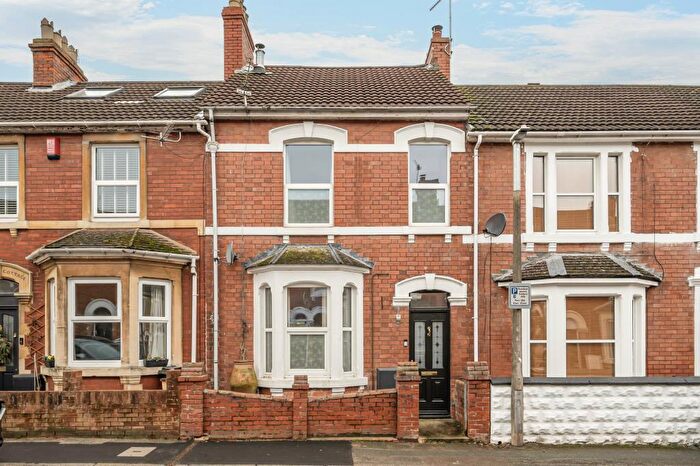 4 Bedroom Terraced House For Sale In Hythe Road, Old Town, Swindon, SN1