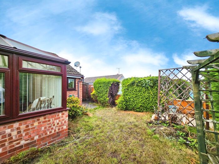 2 Bedroom Bungalow For Sale In Hales Park, Bewdley, DY12