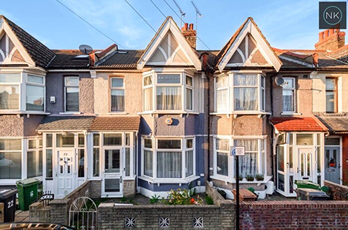 4 Bedroom Terraced House To Rent In Westward Road, Chingford, London, E4