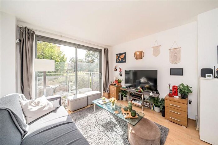1 Bedroom Flat For Sale In Deals Gateway, Lewisham, SE13