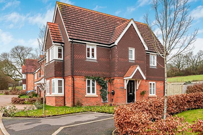 4 Bedroom Semi-Detached House For Sale In Christmas Close, Alton, Hampshire, GU34