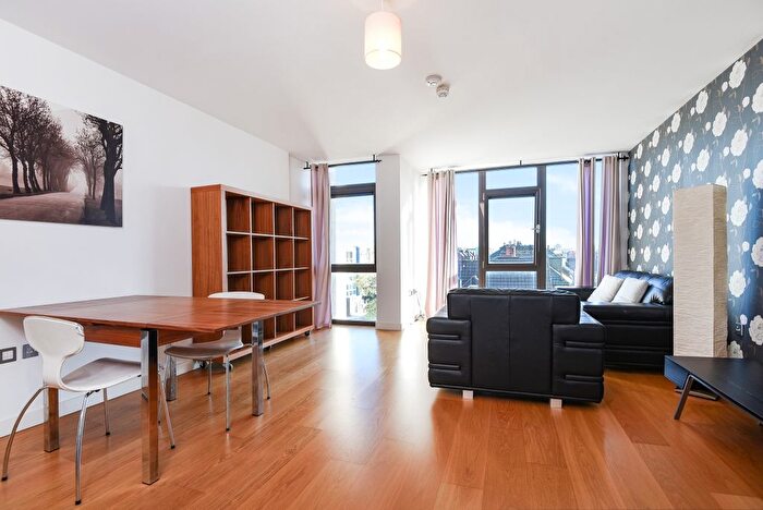 2 Bedroom Flat To Rent In Annandale Road, Greenwich, London, SE10