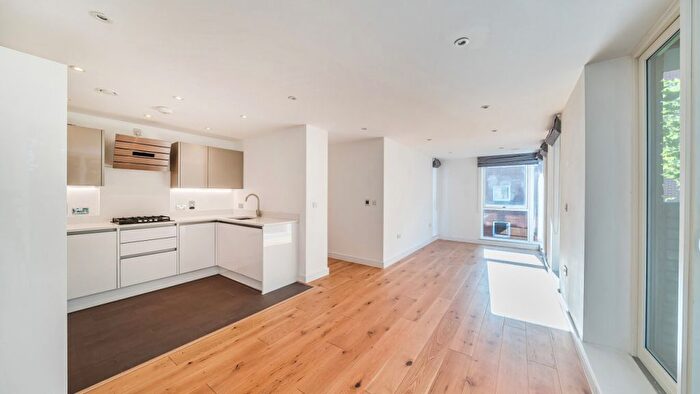 2 Bedroom Flat For Sale In Tabard Street, London, SE1