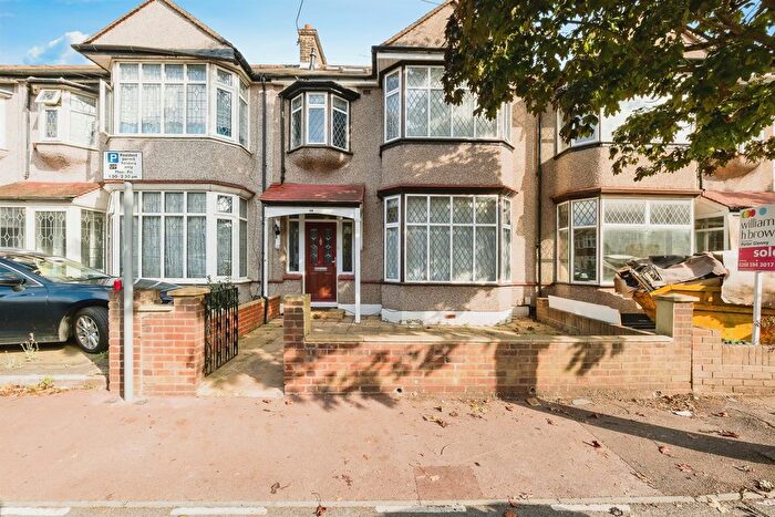 4 Bedroom Terraced House For Sale In Oulton Crescent, Barking, IG11