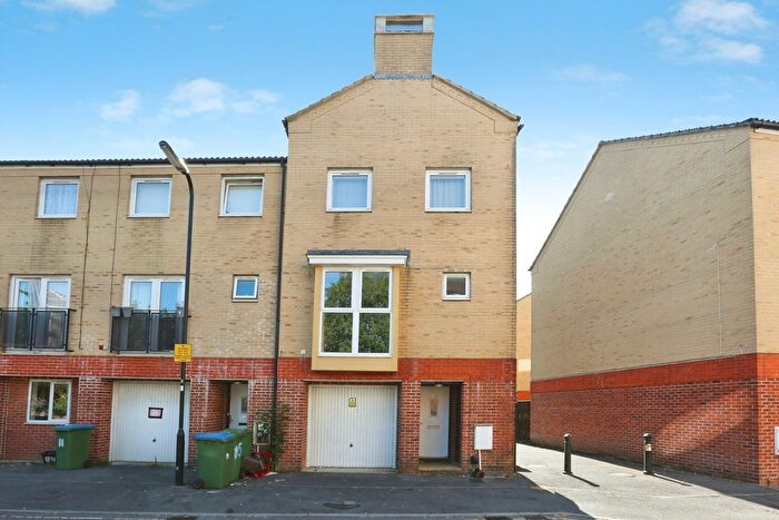 4 Bedroom End Of Terrace House For Sale In White Star Place, Southampton, Hampshire, SO14