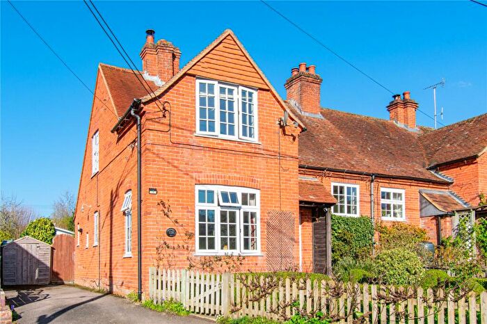 3 Bedroom Semi Detached House For Sale In School Lane, Boxford, Newbury, Berkshire, RG20