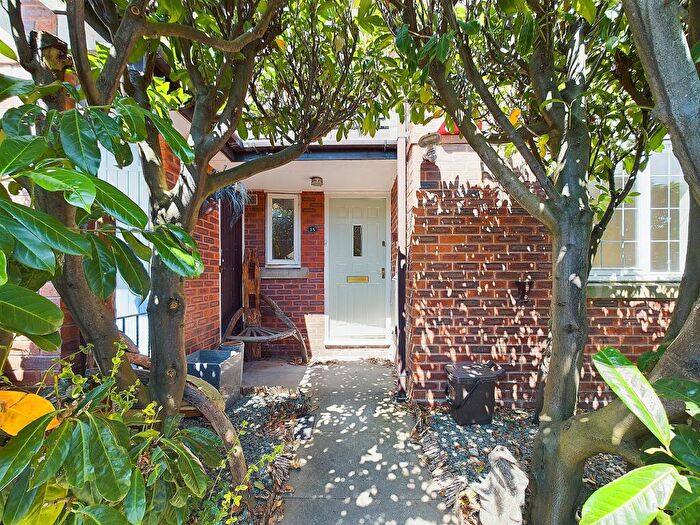 2 Bedroom Flat To Rent In Newry Court, Chester, CH2
