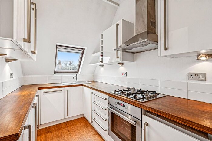 1 Bedroom Flat For Sale In Madeira Road, London, SW16