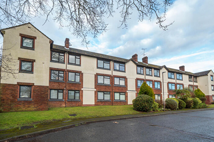 1 Bedroom Flat For Sale In Highmoor, Amersham, HP7