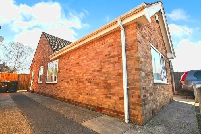 3 Bedroom Detached Bungalow To Rent In Winster Avenue, Ravenshead, Nottingham, NG15