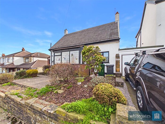 3 Bedroom Detached House For Sale In Welbeck Drive, Bradford, West Yorkshire, BD7