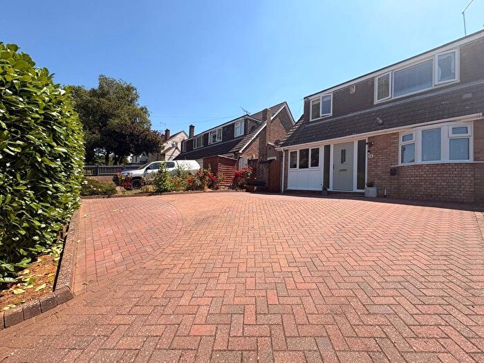 3 Bedroom Semi-Detached House For Sale In Norton Road, Daventry, Northamptonshire, NN11