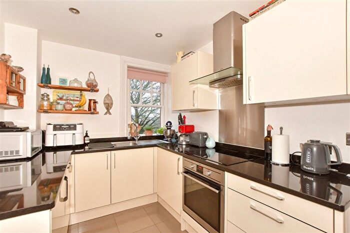 2 Bedroom Flat For Sale In Eversley Park, Folkestone, Kent, CT20