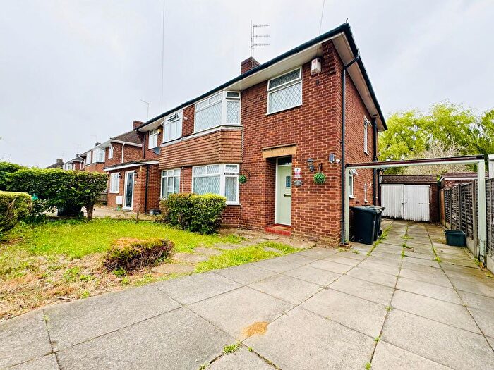 3 Bedroom Semi-Detached House To Rent In Austin Road, Luton, LU3