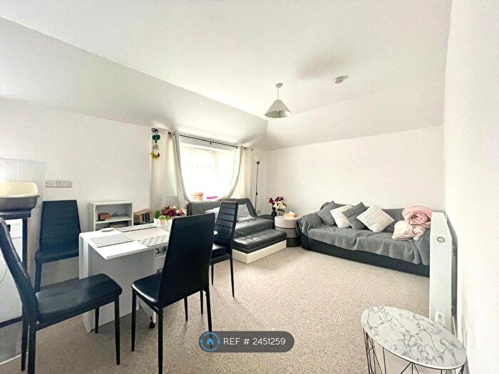 1 Bedroom Flat To Rent In Braemar Avenue, Bristol, BS7