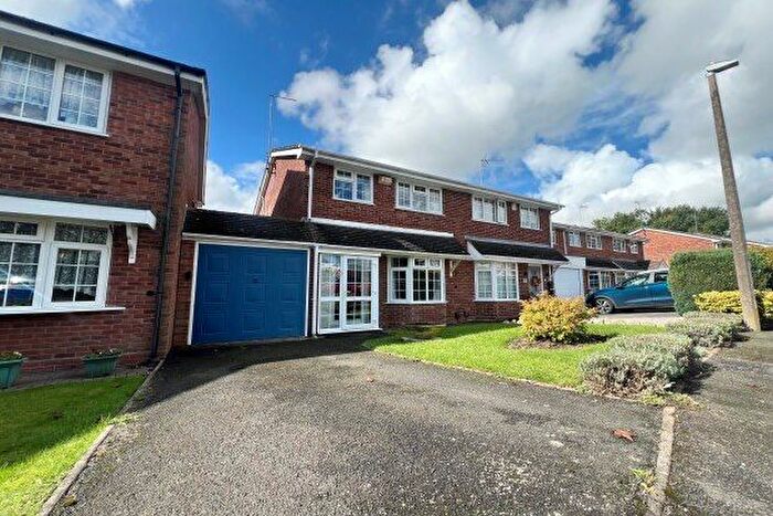3 Bedroom Semi-Detached House To Rent In Hollyberry Close, Redditch, B98