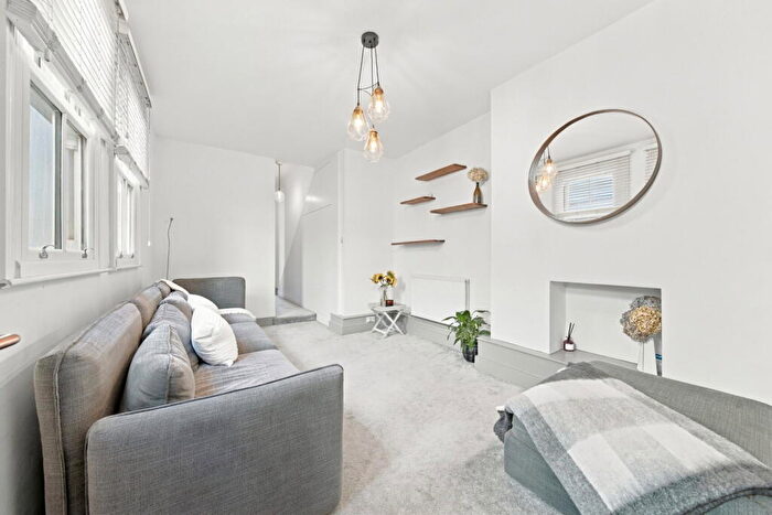 2 Bedroom Flat For Sale In Strode Road, NW10