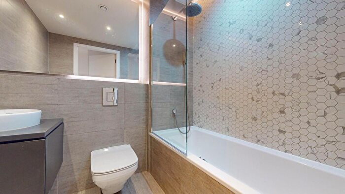 1 Bedroom Flat To Rent In New Horizons Court, Brentford, TW8