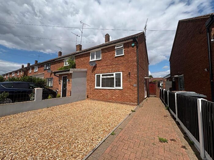 2 Bedroom Terraced House For Sale In West Way, Luton, LU2