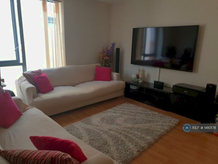 2 Bedroom Flat To Rent In Harvey Close, London, NW9