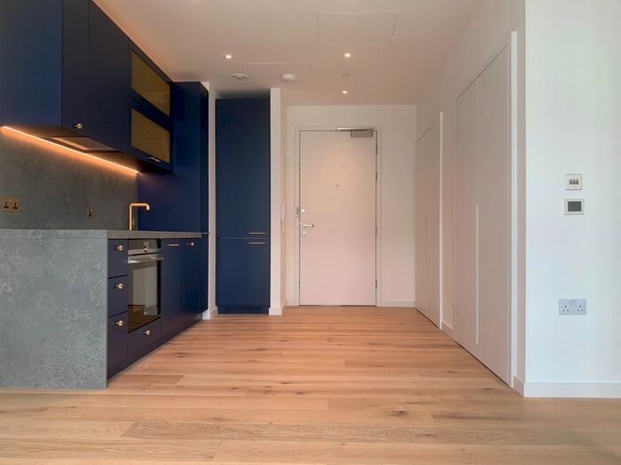 Studio To Rent In Goodluck Hope Walk, London, E14