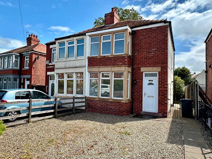 2 Bedroom Semi-Detached House To Rent In Kingscote Drive, Blackpool, FY3