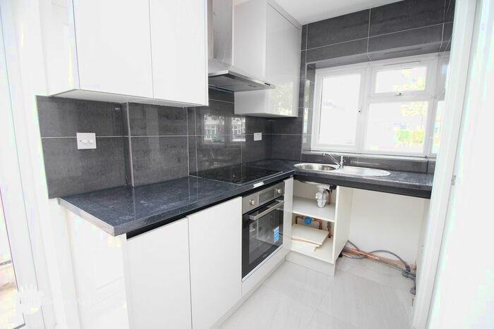 1 Bedroom Studio To Rent In Hinton Avenue, Hounslow, TW4